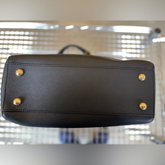 Black Michael Kors purse - Picture 8 of 9